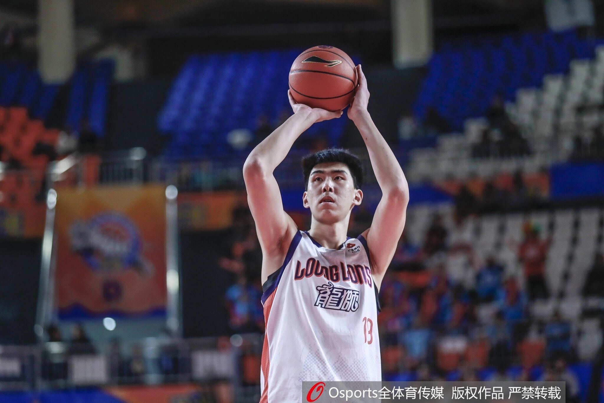 攻防俱佳！徐昕9中7超高效拿下17分10板1助1断4帽