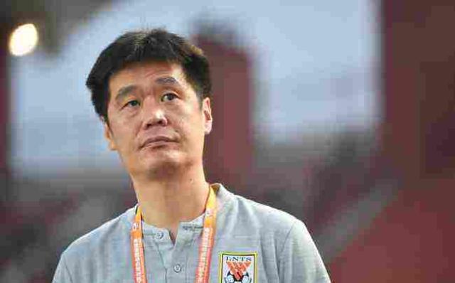 开云网址-球迷妙语评李铁下课：铁在烧，火苗窜上九重霄